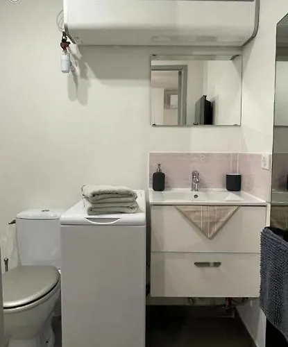 New! Charmant T2 Idealement Situe Au Coeur Du Centre Historique.